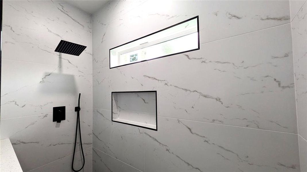 Spacious, unfurnished interior of a new home in , Fort Worth (Image 27).