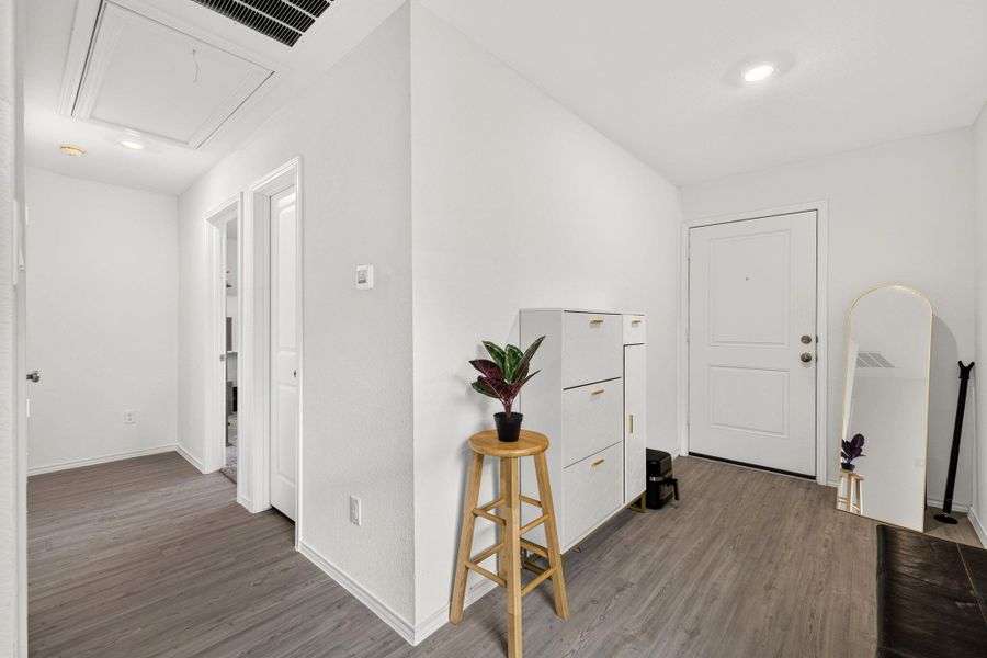 Furnished interior view inside a new home in Elm Creek, Elgin (Image 18).