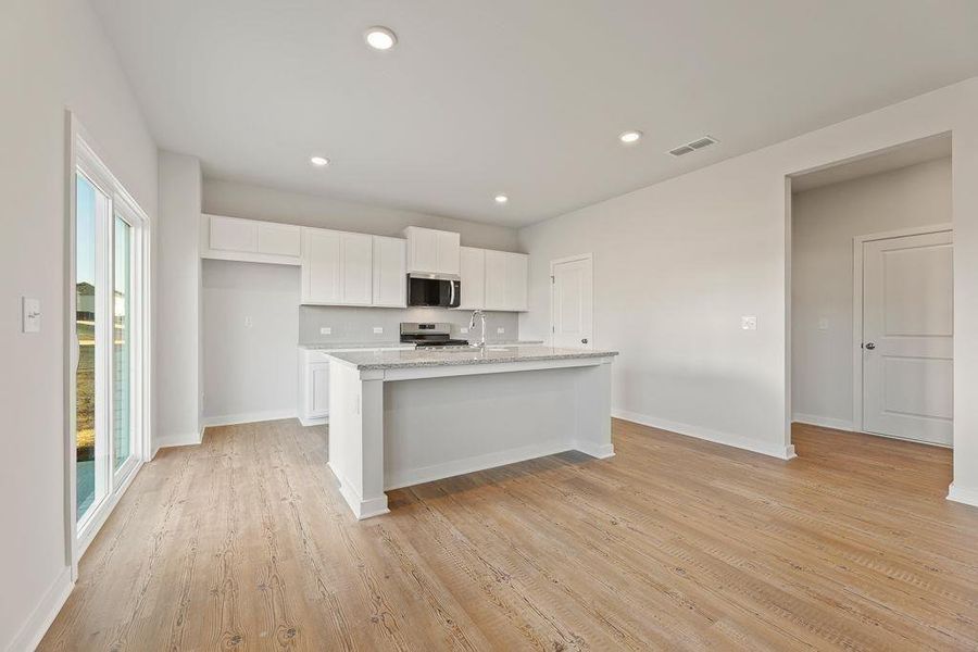 Furnished interior view inside a new home in Oak Grove Glen, Snellville (Image 8).