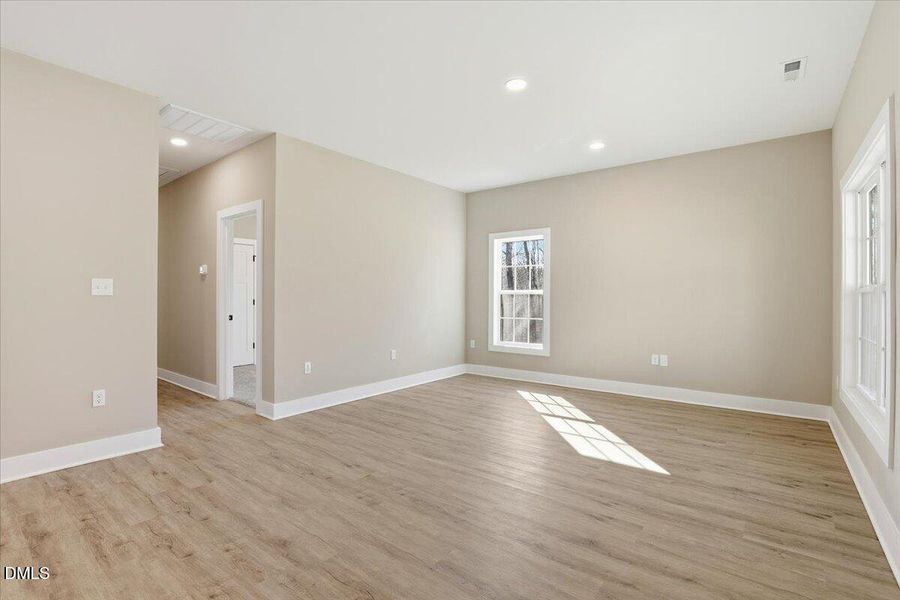 16-131 Dauphine St-16