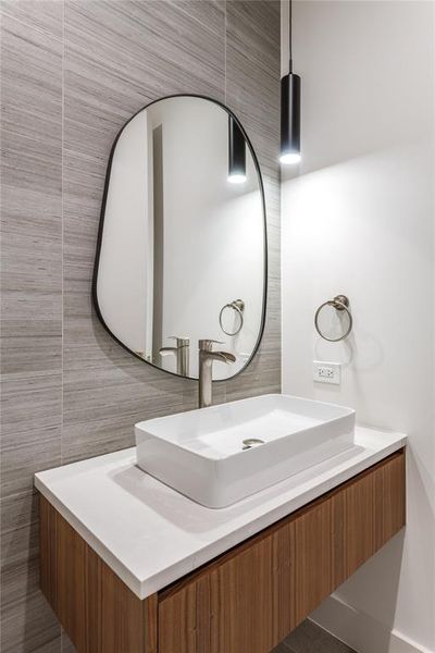 Furnished interior view inside a new home in , Heath (Image 17).