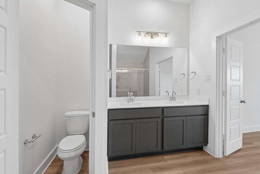 Furnished interior view inside a new home in Lago Mar, Santa Fe (Image 4). Furnished interior view inside a new home in Lago Mar, Santa Fe (Image 4).