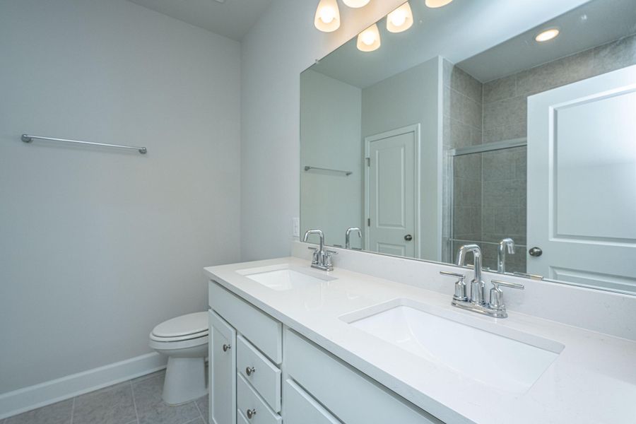 Image 37 of a home in Cedar Glen Preserve.