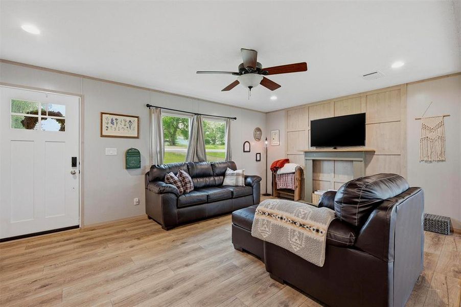 Furnished interior view inside a new home in , Whitewright (Image 17).