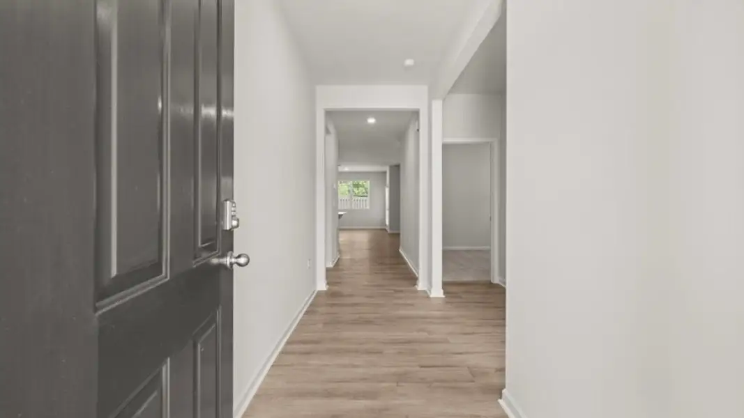 Spacious, unfurnished interior of a new home in Oakleigh Glen, Dallas (Image 16).