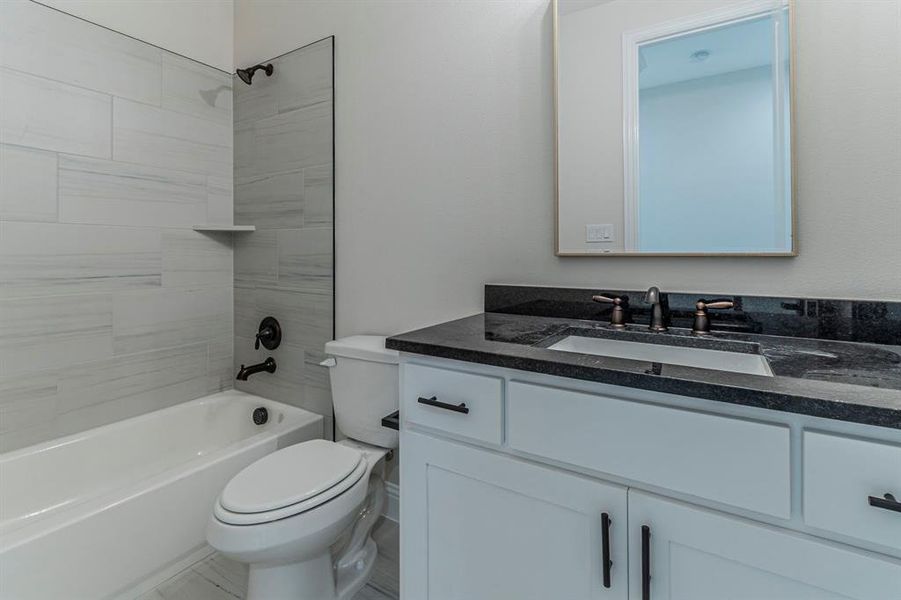 Furnished interior view inside a new home in , Van Alstyne (Image 10).