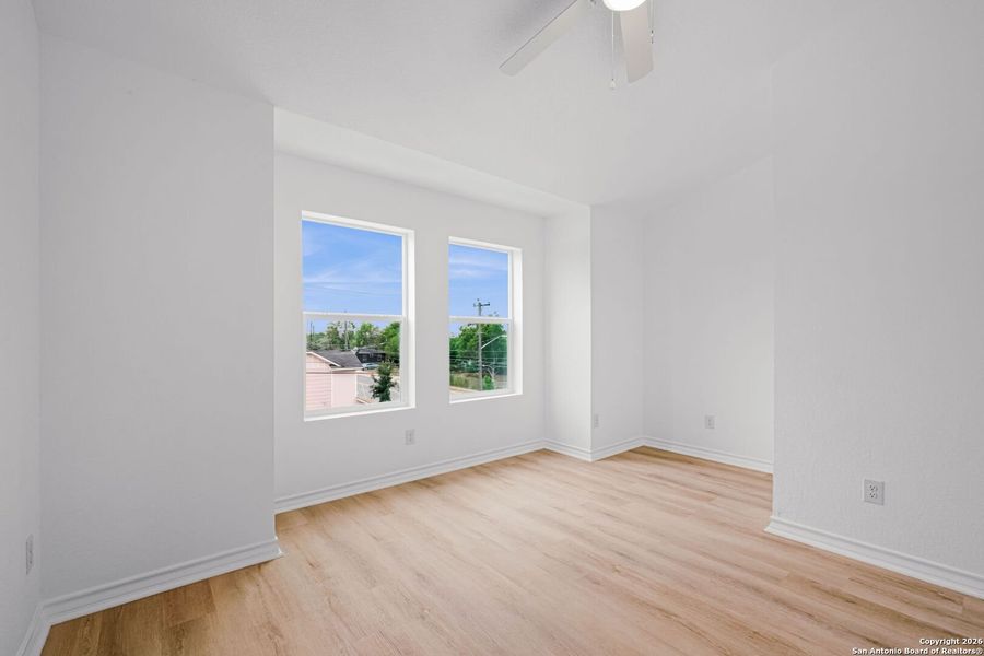 Spacious, unfurnished interior of a new home in , San Antonio (Image 32).