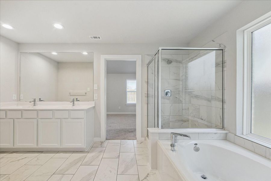 Ensuite master bathroom, separate shower and tub, double vanity
