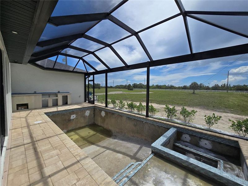 Exterior details and patio area of a home in , Placida (Image 4).