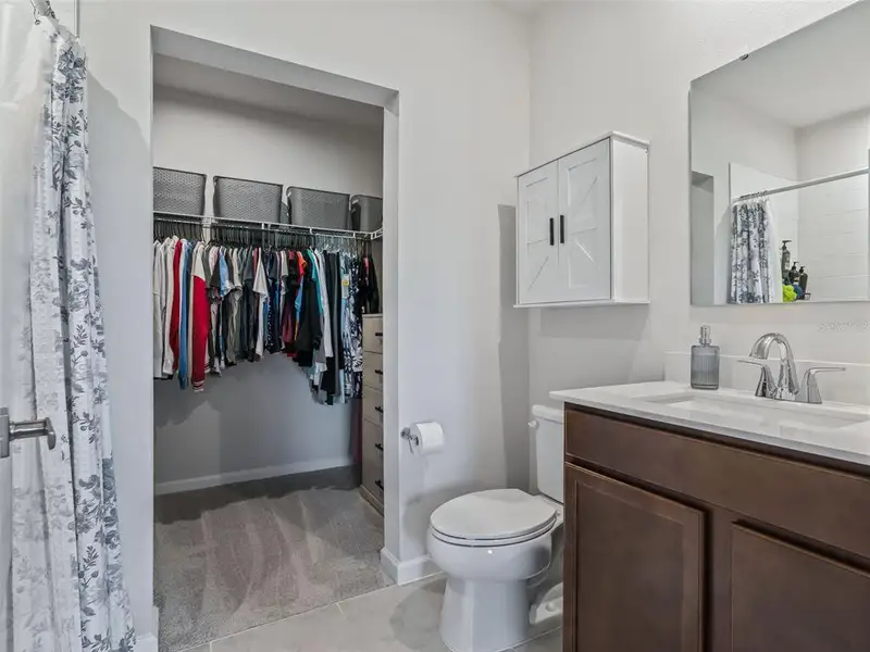 Furnished interior view inside a new home in , Sumterville (Image 30).