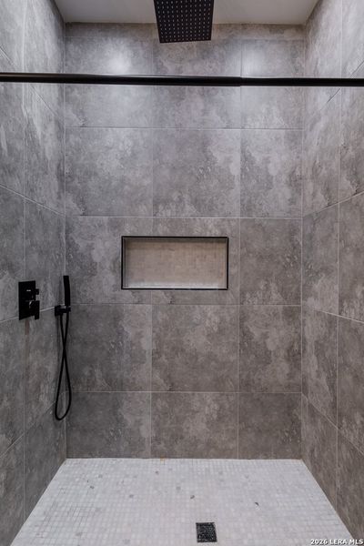 Close-up of interior finishes inside a home in , Eagle Pass (Image 17).