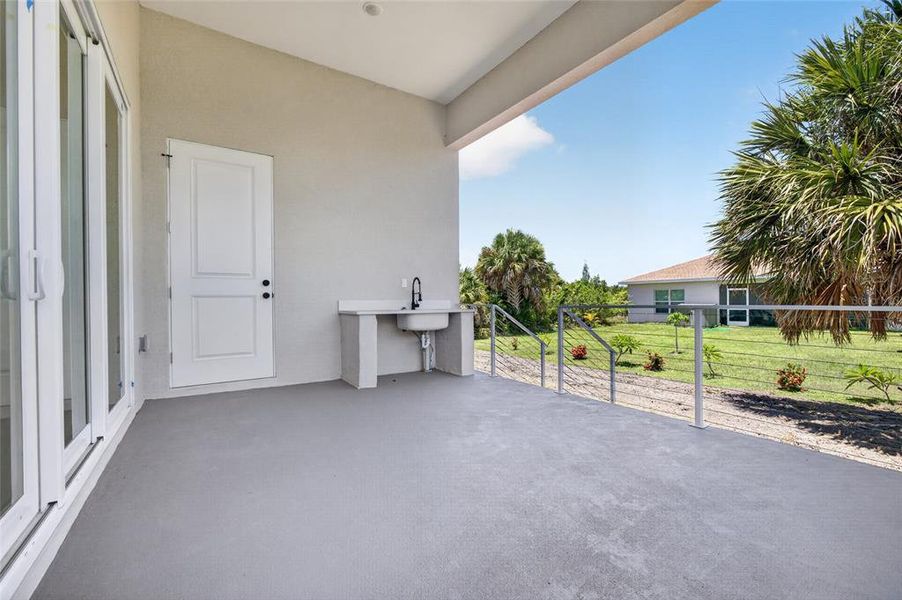 Exterior details and patio area of a home in , Port Charlotte (Image 4).
