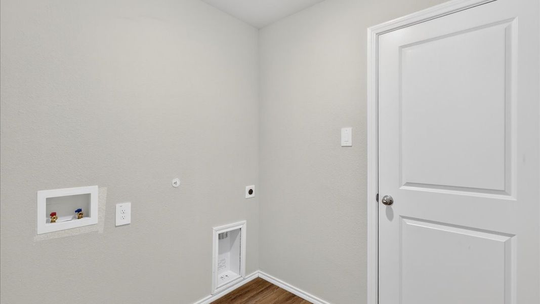 Representative unfurnished interior of a home built from the Abbot by D.R. Horton in Hickory Grove, Krum (Image 15).