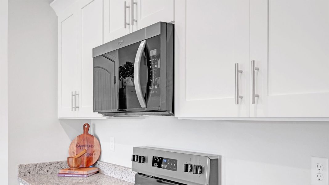 Close-up of interior finishes inside a home in Riverwood Gardens, Oakland (Image 20).