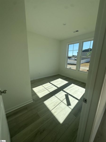 Spacious, unfurnished interior of a new home in Shiloh Trail, Wellford (Image 19).