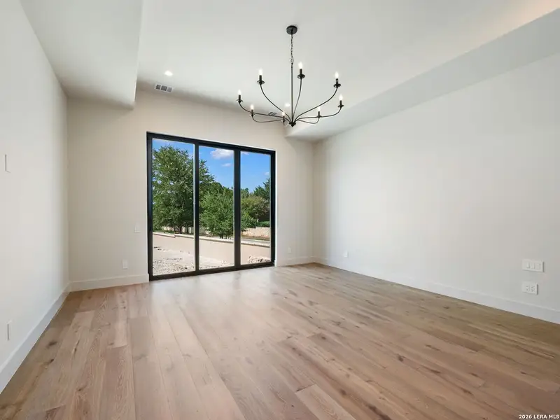 Spacious, unfurnished interior of a new home in , San Antonio (Image 38).