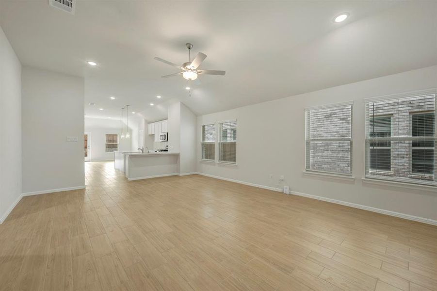 Spacious, unfurnished interior of a new home in Elevon, Lavon (Image 23). Spacious, unfurnished interior of a new home in Elevon, Lavon (Image 23).