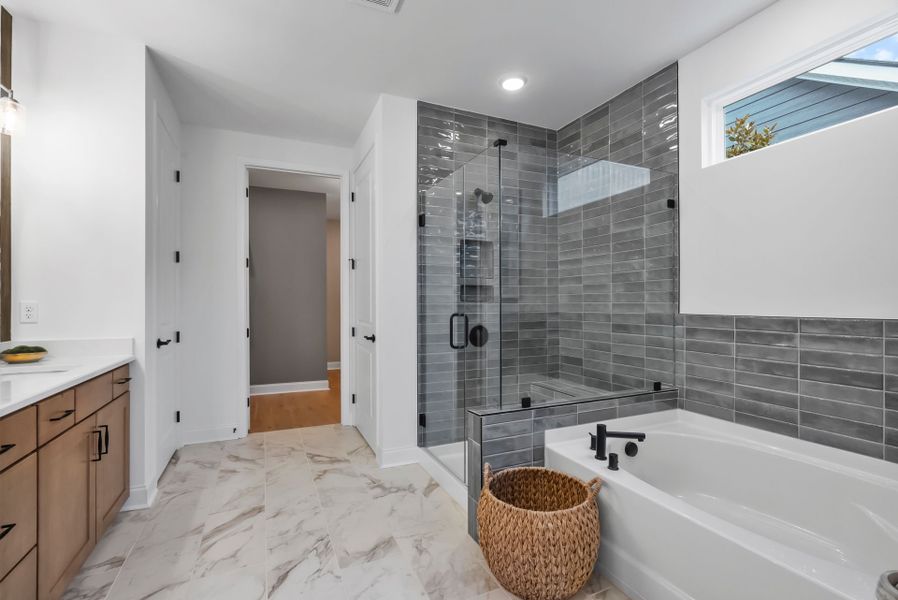 Stardom Owner's Bath New home 55+ Communities in Murfreesboro by Del Webb