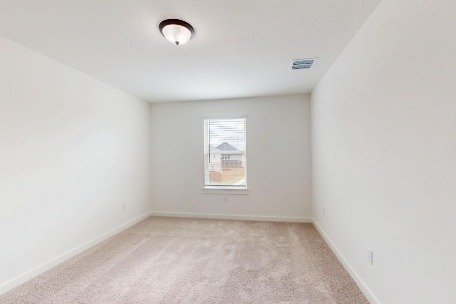 Spacious, unfurnished interior of a new home in Edgewood, Leander (Image 27).