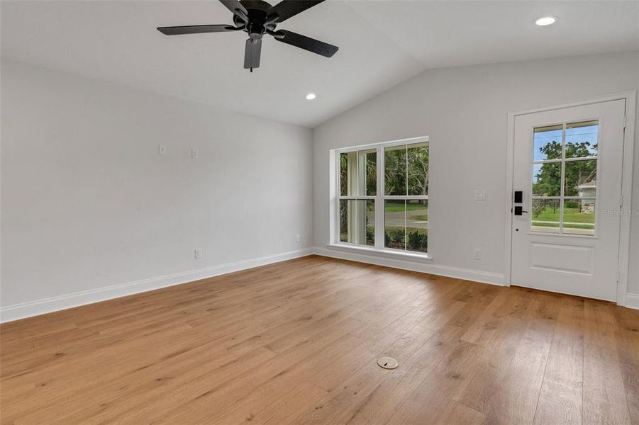 Spacious, unfurnished interior of a new home in , Lakeland (Image 13).