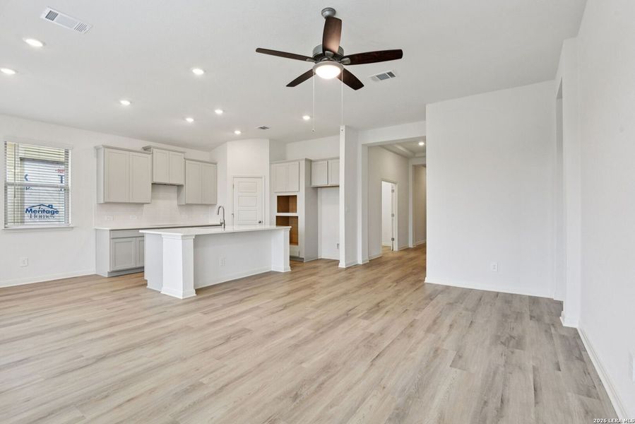 Spacious, unfurnished interior of a new home in Fox Falls, Boerne (Image 33).