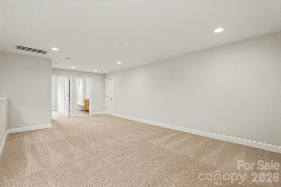 Spacious, unfurnished interior of a new home in Edmunds Farm, Clover (Image 22). Spacious, unfurnished interior of a new home in Edmunds Farm, Clover (Image 22).