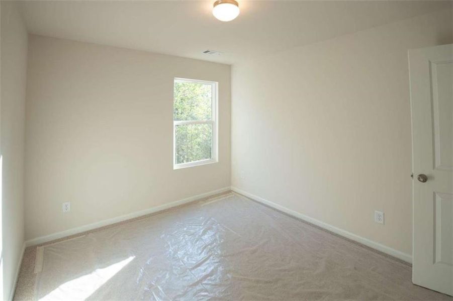 Spacious, unfurnished interior of a new home in Creekside Landing, Dallas (Image 28). Spacious, unfurnished interior of a new home in Creekside Landing, Dallas (Image 28).