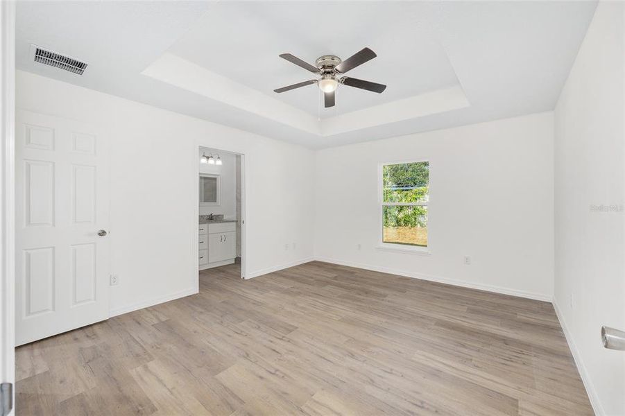 Spacious, unfurnished interior of a new home in , Ocala (Image 77).