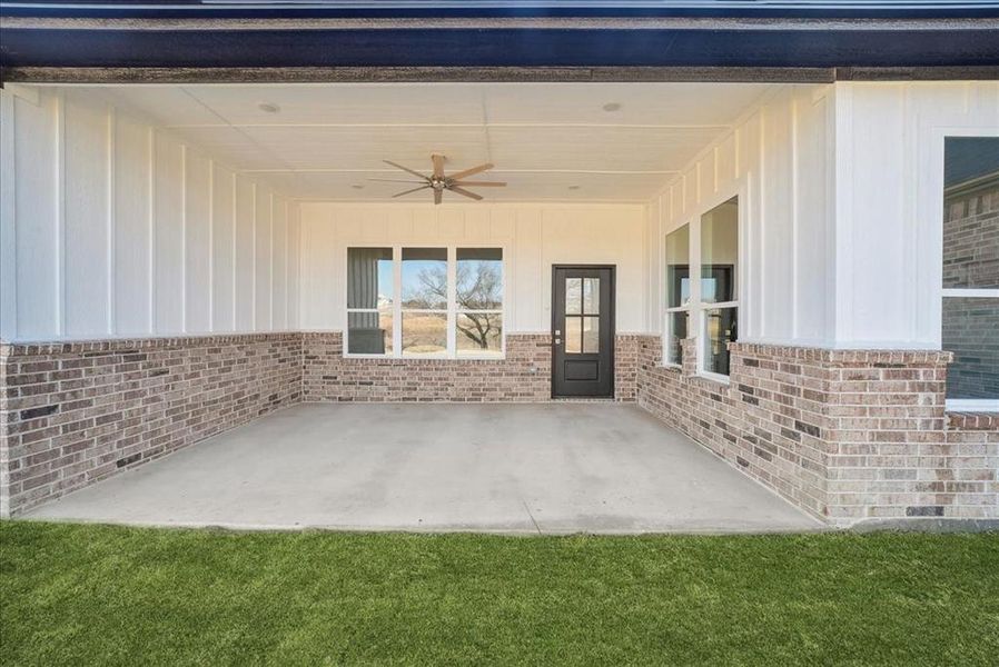 Exterior details and patio area of a home in , Azle (Image 4).