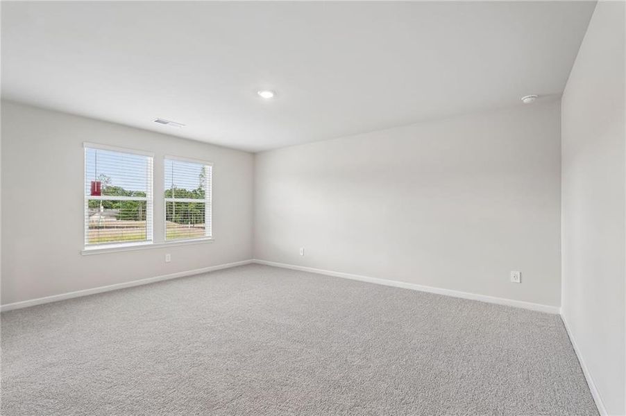 Spacious, unfurnished interior of a new home in Northwoods at Mirror Lake, Villa Rica (Image 46).