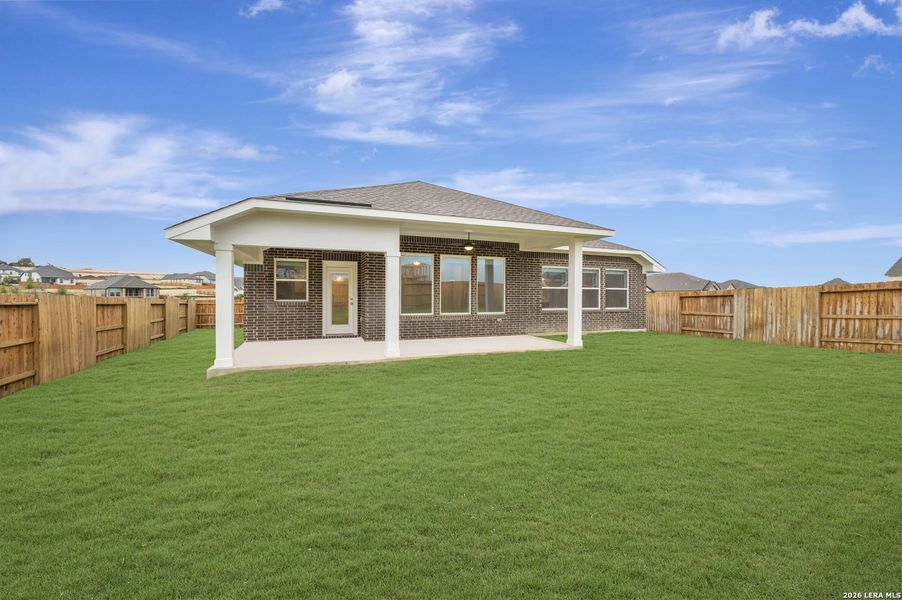 Exterior details and patio area of a home in Meyer Ranch – Legacy Series, New Braunfels (Image 25).