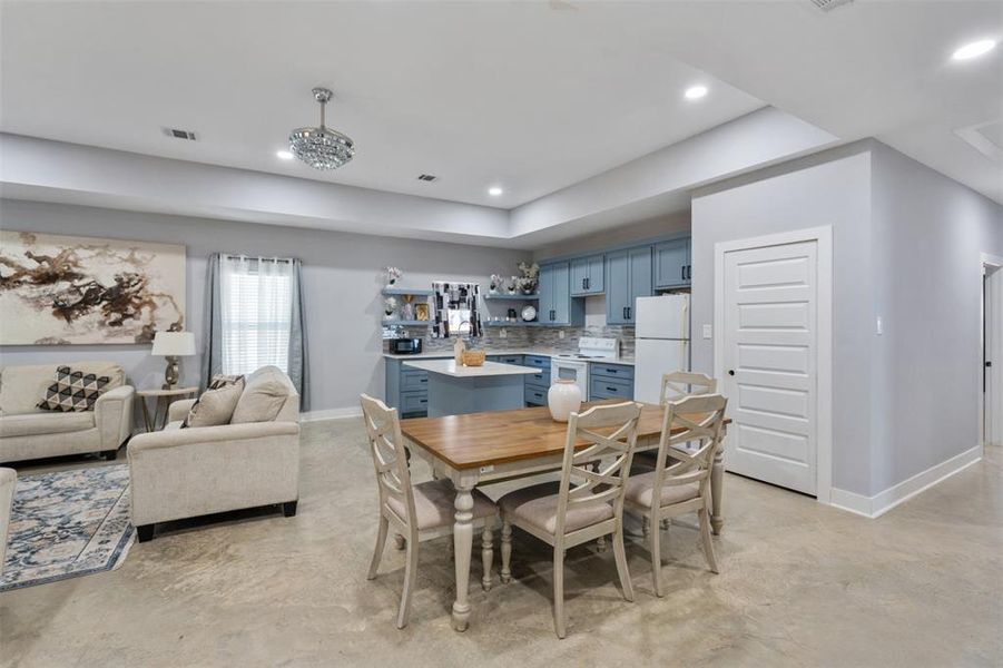 Furnished interior view inside a new home in , Malakoff (Image 20).