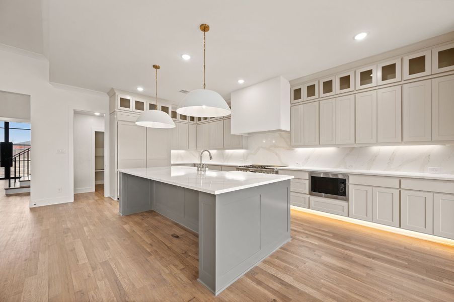Furnished interior view inside a new home in Montclair, Prosper (Image 9).