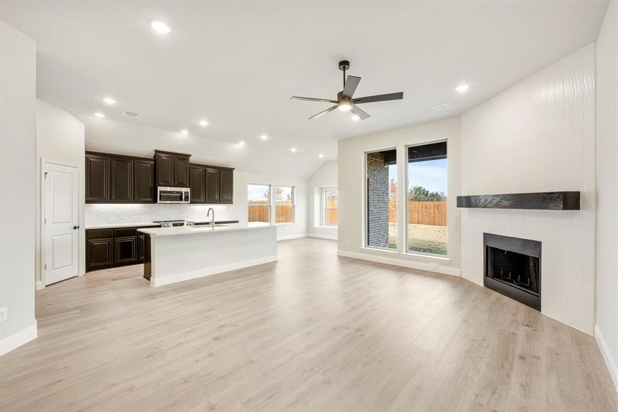 Spacious, unfurnished interior of a new home in The Retreat at North Grove 60, Waxahachie (Image 24).