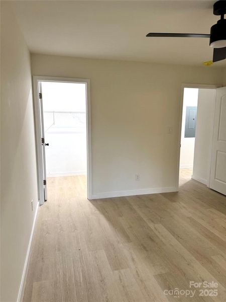 Master Walk in closet and en suite bath Master Walk in closet and en suite bath