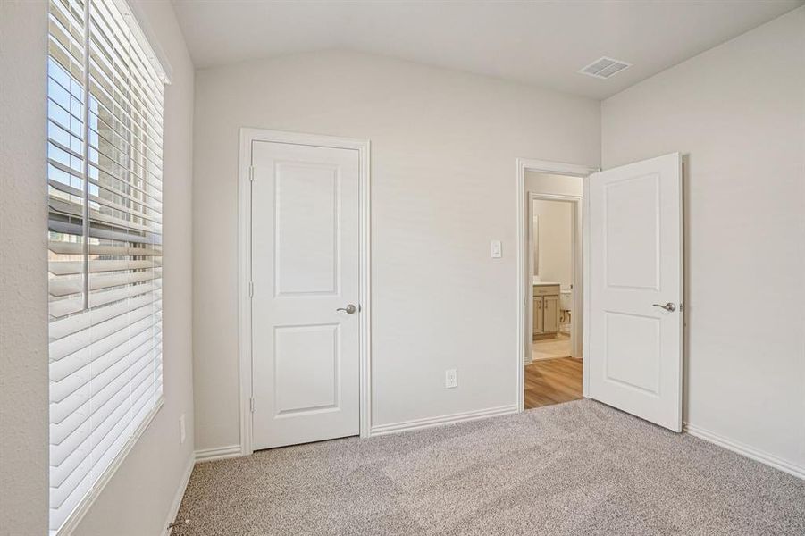 Spacious, unfurnished interior of a new home in Windmore, Princeton (Image 21).