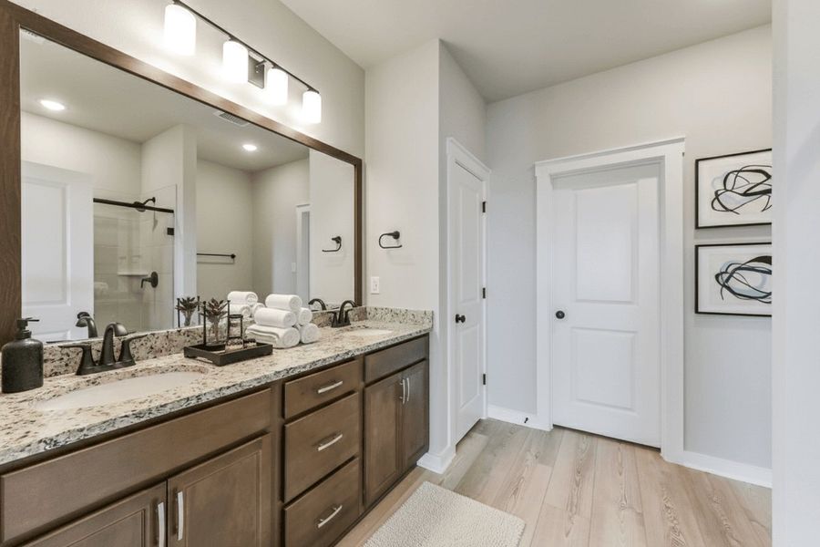 Photo of Similar Plan - Idlewood II H Photo of Similar Plan - Idlewood II H