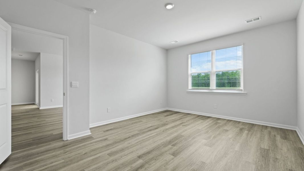 Representative unfurnished interior of a home built from the DARBY-EXP by D.R. Horton in Lakeview at Kitfield, Moncks Corner (Image 31).