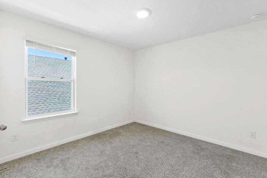 Spacious, unfurnished interior of a new home in Brooks Ranch, Kyle (Image 34).