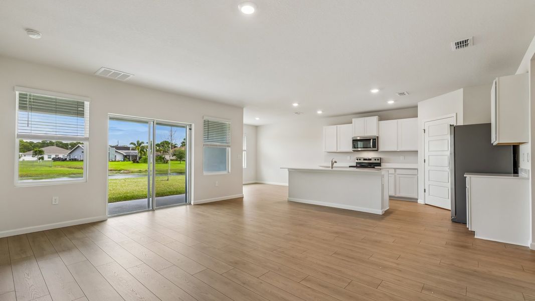 Spacious, unfurnished interior of a new home in Port St. Lucie Spot Lots, Port St. Lucie (Image 16).