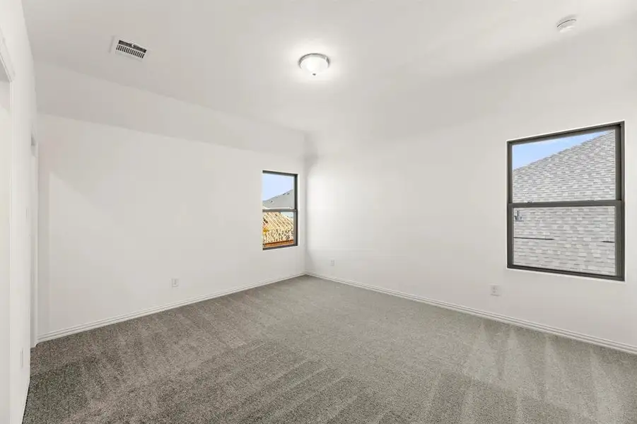 Spacious, unfurnished interior of a new home in Gateway Parks, Forney (Image 11).