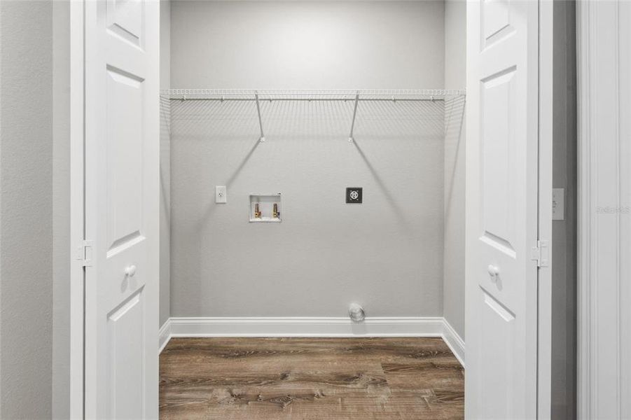 Spacious, unfurnished interior of a new home in , Frostproof (Image 19).