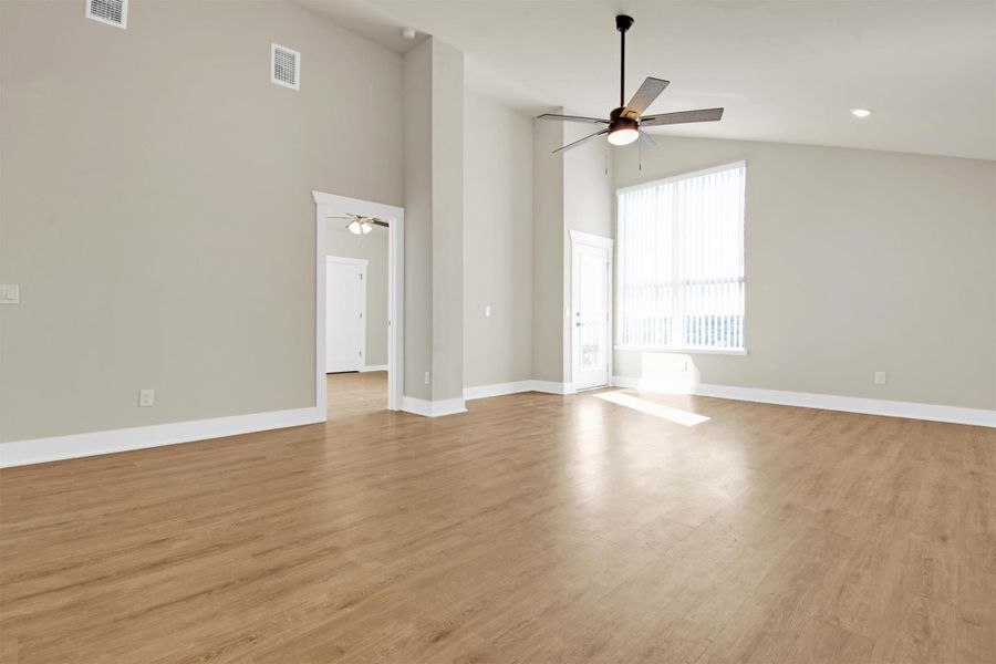 Spacious, unfurnished interior of a new home in , Dripping Springs (Image 31).