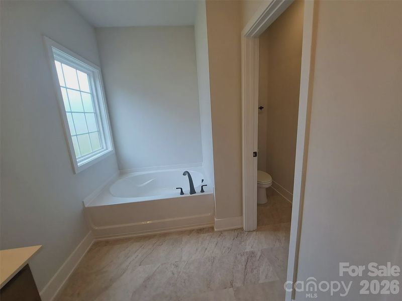 Spacious, unfurnished interior of a new home in Kerns Ridge, Salisbury (Image 19).