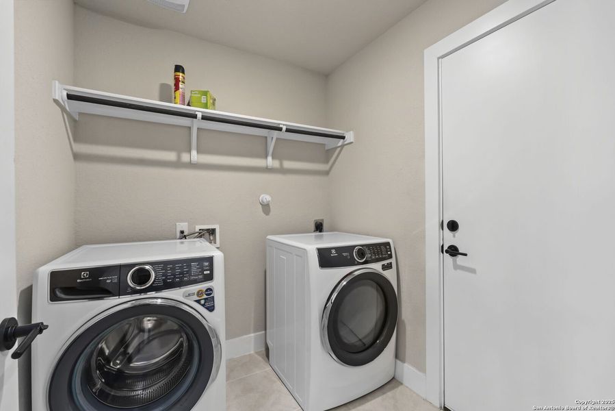 Furnished interior view inside a new home in Brookstone Creek, San Antonio (Image 7). Furnished interior view inside a new home in Brookstone Creek, San Antonio (Image 7).