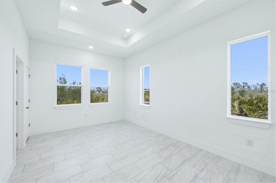 Spacious, unfurnished interior of a new home in , Placida (Image 17).