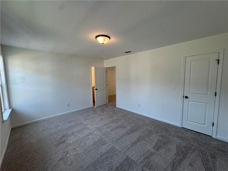 Spacious, unfurnished interior of a new home in Creekside, Dawsonville (Image 48).