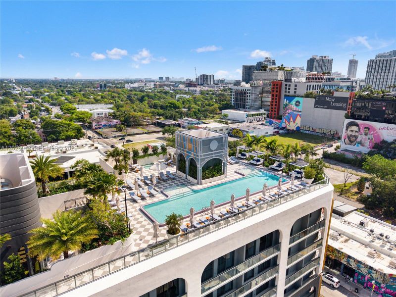 Condo located in Miami, FL showcasing its design and architecture (Image 39).
