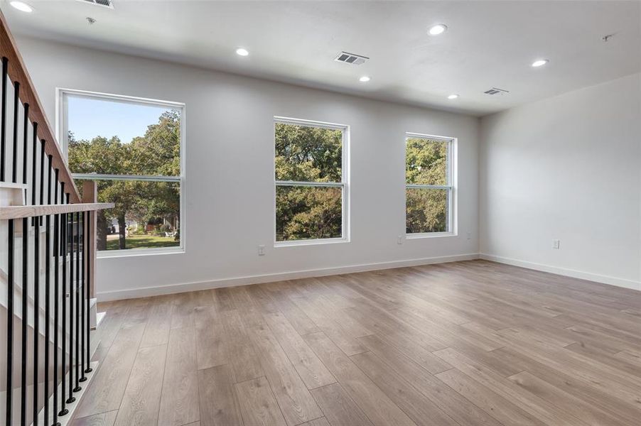 Spacious, unfurnished interior of a new home in , Irving (Image 19).