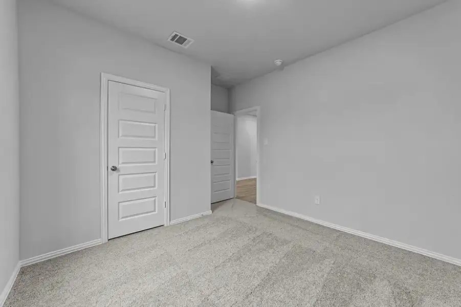 Spacious, unfurnished interior of a new home in Rolling Ridge, Van Alstyne (Image 19).